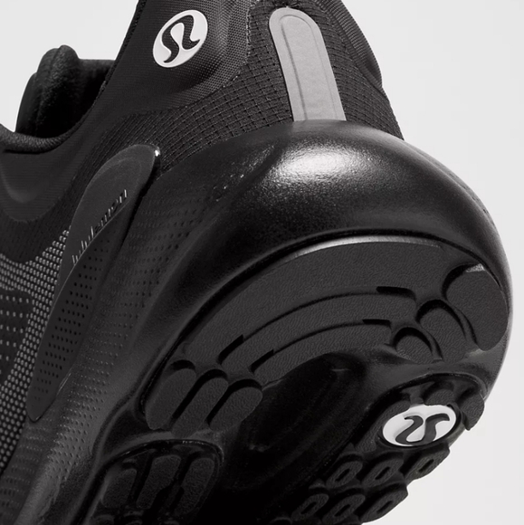 Lululemon Beyondfeel Waterproof Running Shoe In Black/White Size US 7 New No Tag - Picture 5 of 17